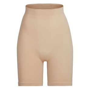 Skims Sculpting Short Above The Knee w/ Open Gusset Nude